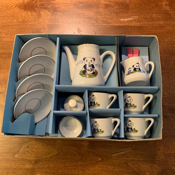 Vintage 1987 12 Piece Royal Kahla (Service for 4) Fine Porcelain Toy Tea Set - Picture 10 of 15